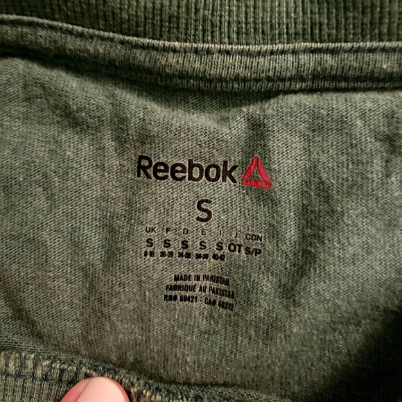 Lot of 2 Reebok Muscle Tank Tops - Picture 2 of 3